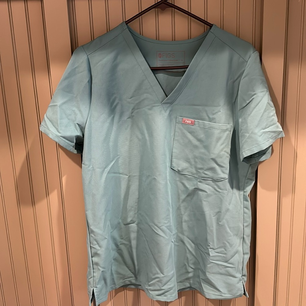 Figs scrub top!